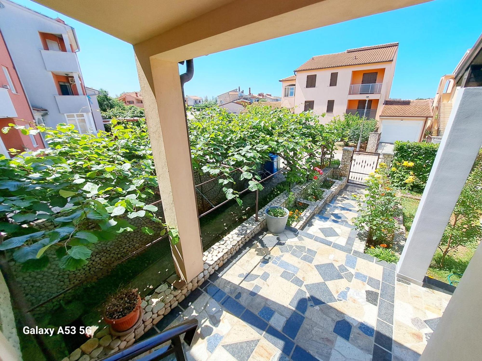 דירות פאז'אנה Aparments Orange & Blue מראה חיצוני תמונה